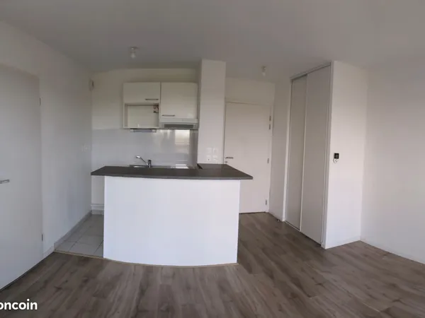 T2 - 37,67 m² - Immeuble récent - Balcon - Parking - DPE A - 135 000