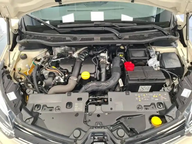 Renault Captur dci 90 edc — photo 13