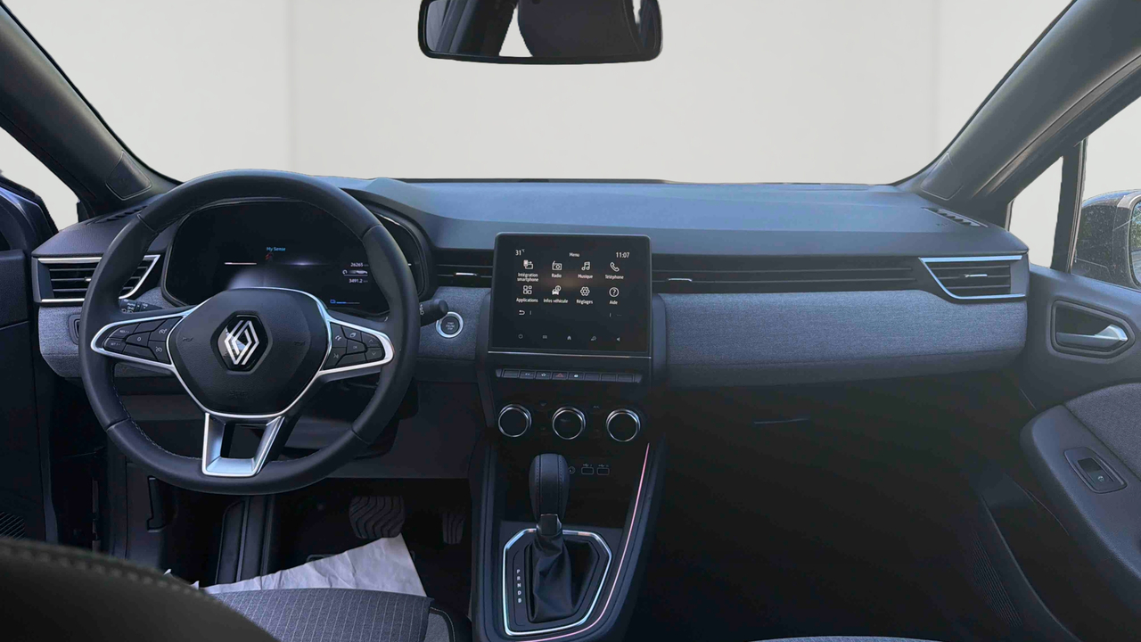 Renault Clio E-Tech full hybrid 145 — photo 9