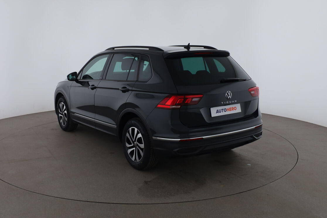 Volkswagen Tiguan 2.0 TDI Active DSG7 — photo 3