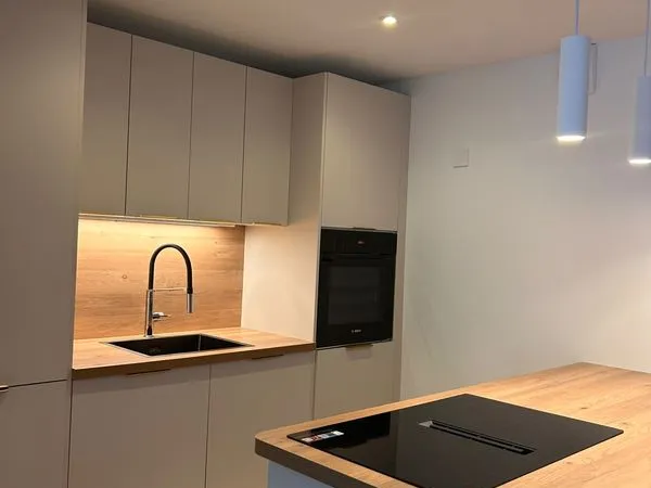 Appartement meublé de 88 m2 avec jardin, refait à neuf