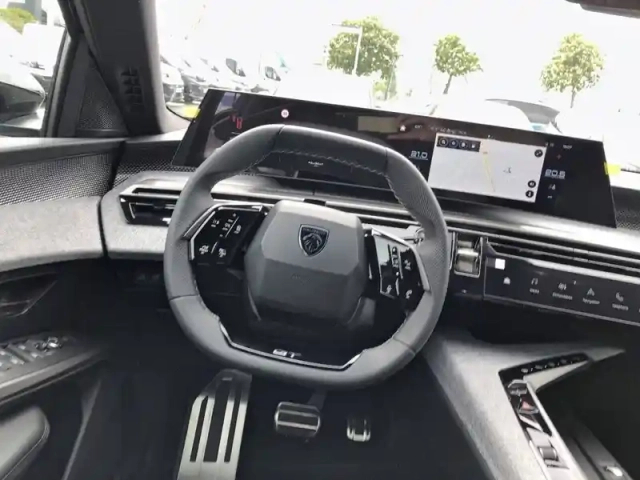 Peugeot 5008 hybrid 145 ch e-dcs6 — photo 9