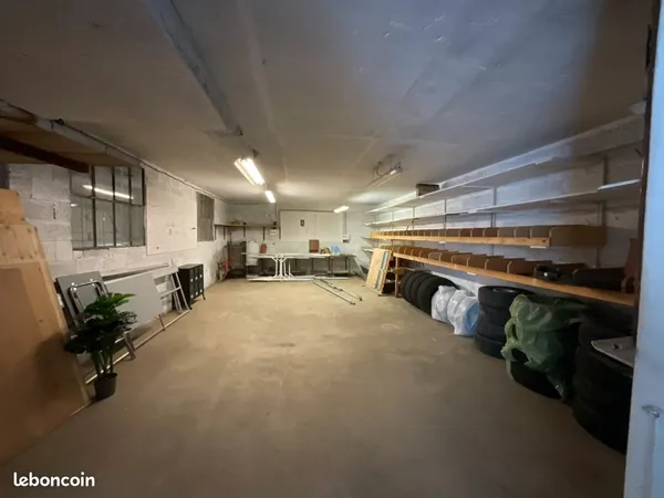 Dépôt / local de stockage 80 m² - Sainte-Hélène-sur-Isère
