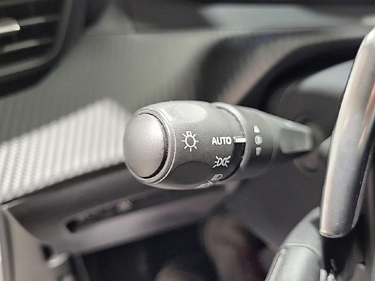 Peugeot 2008 puretech 130 s&s eat8 active — photo 20