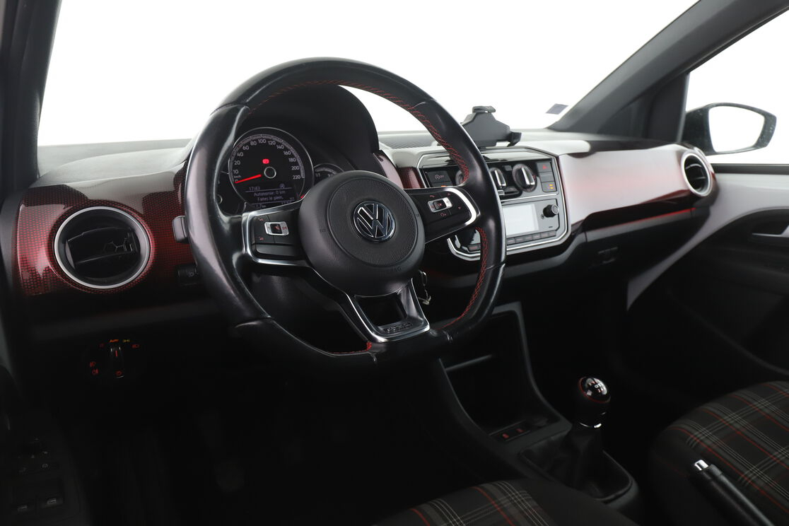 Volkswagen up! 1.0 TSI BlueMotion GTI — photo 10