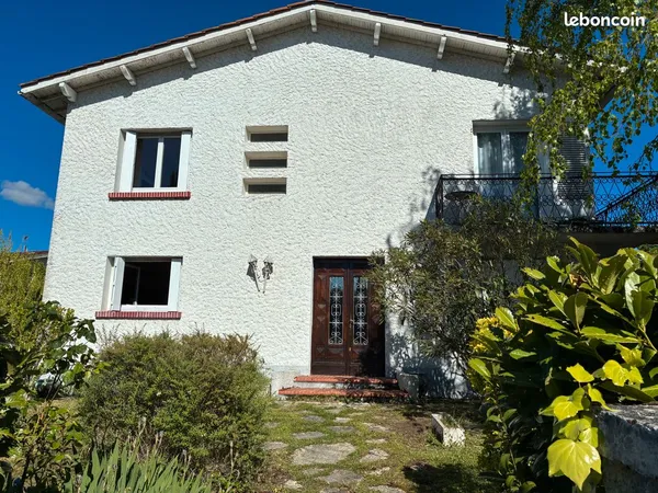 VENTE DIRECTE DE PARTICULIER À PARTICULIER - SANS FRAIS D'AGENCE Maison lumineuse de 157 m² avec ter