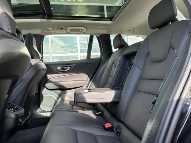 Volvo V60 micro hybride essence b4 197 ch dct7 — photo 31