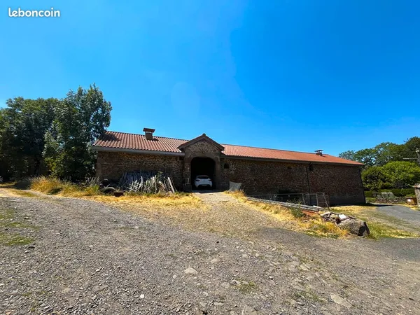Bâtiment 2 pièces 660 m²