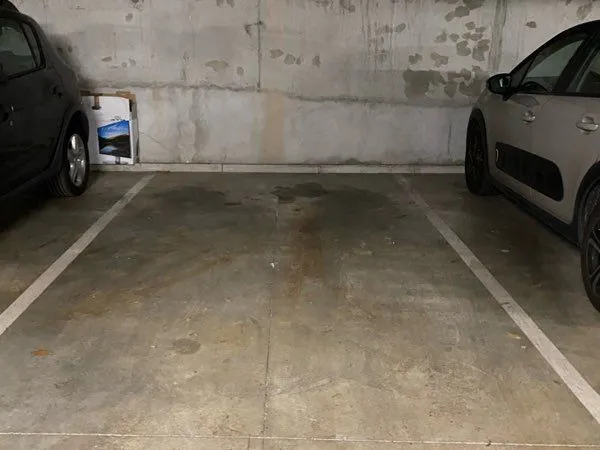 Place de parking couvert Cauderan