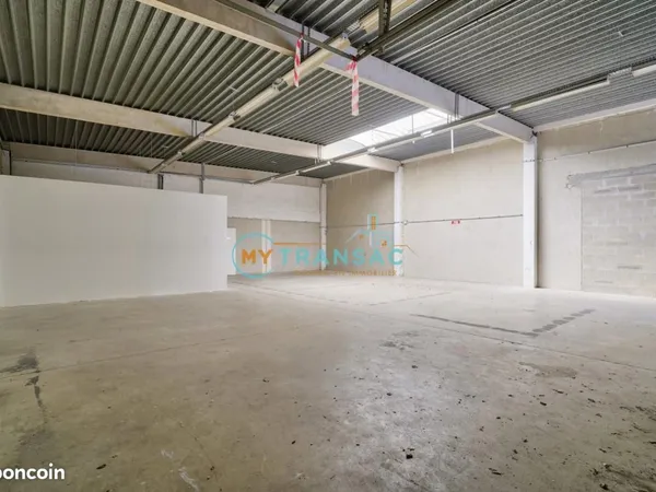 Local d'activité 640 m²