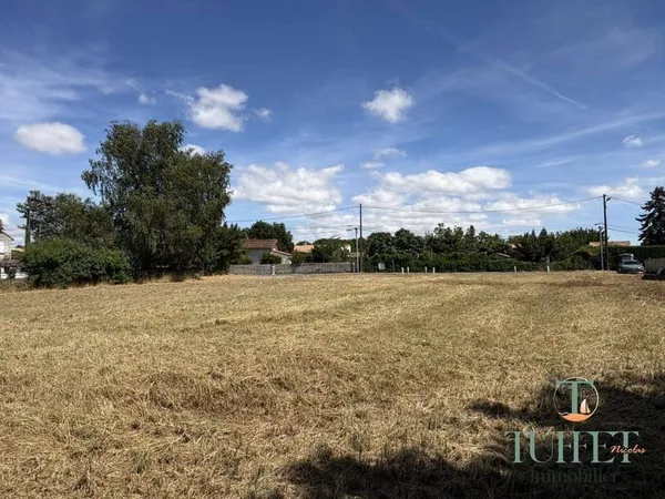 Terrain 1086 m²