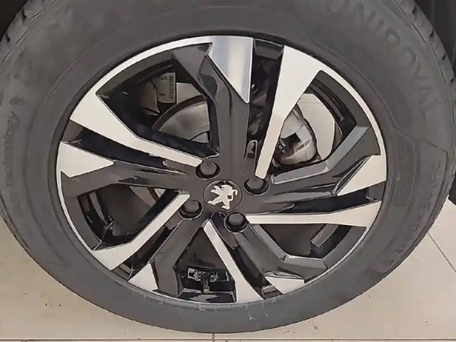 Peugeot 2008 bluehdi 130 s&amp;s eat8 — photo 13