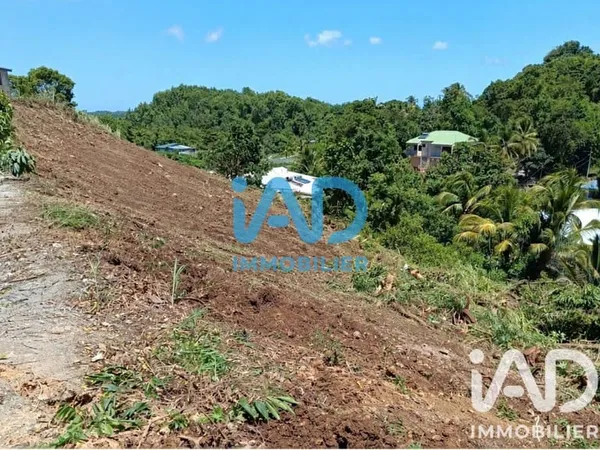 Terrain constructible 892 m²