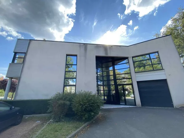 Local professionnel 422 m²