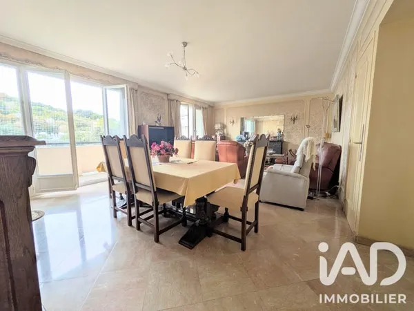 Appartement 3 pièces 104 m²