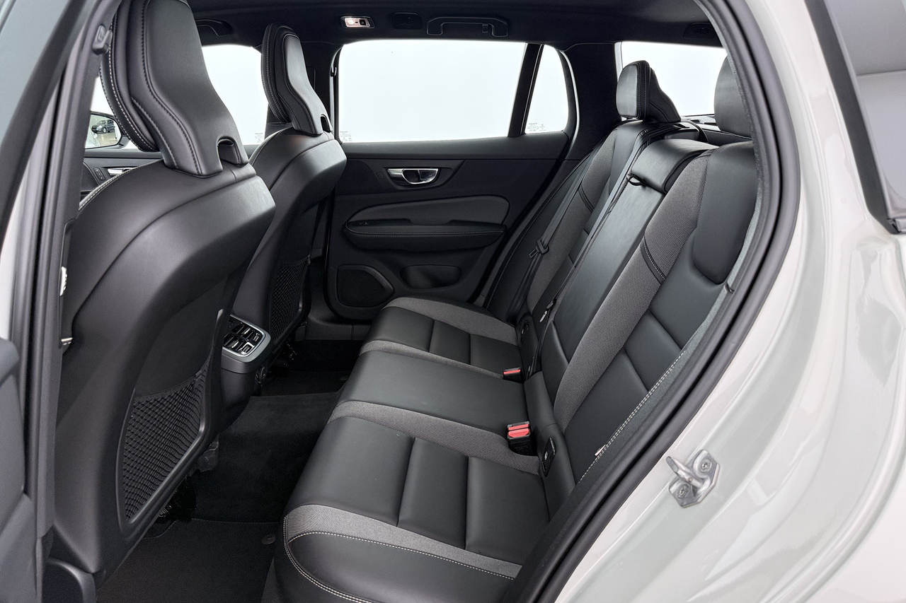 Volvo V60 — photo 23