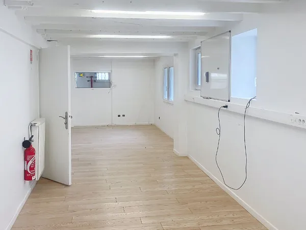 Local commercial Montreuil 142.39 m2