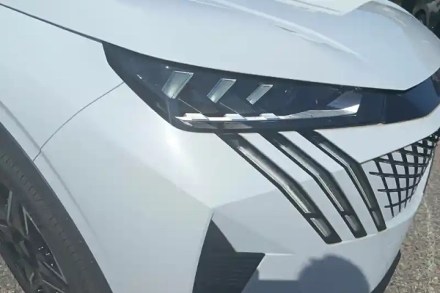 Peugeot 5008 hybrid 145 ch e-dcs6 — photo 35