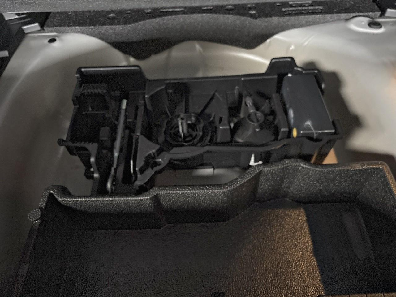 Peugeot 2008 130 s&s eat8 allure — photo 15