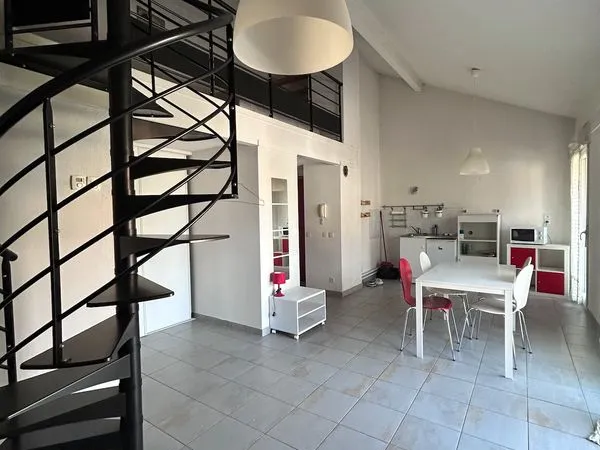 T2 duplex avec balcon et parking privatif
