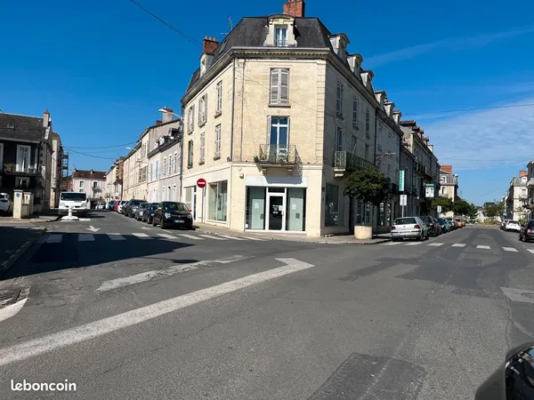 À LOUER - Local commercial 66 m² avec vitrine - Centre-ville de Périgueux