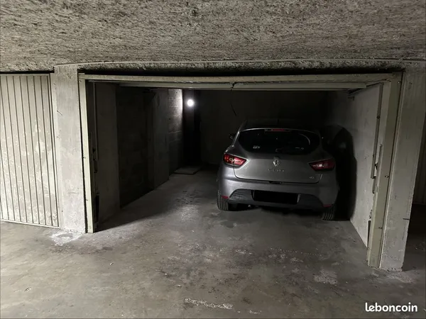 Grand garage fermé 17m² - Lyon 7 Jean Jaurès - à 2 min du métro Jean Jaurès