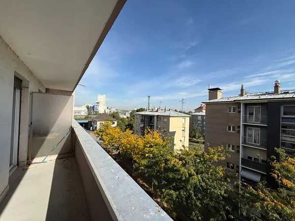 2 pièces rénové avec balcon