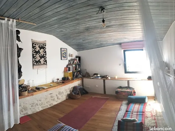 Chambre spacieuse dans coloc