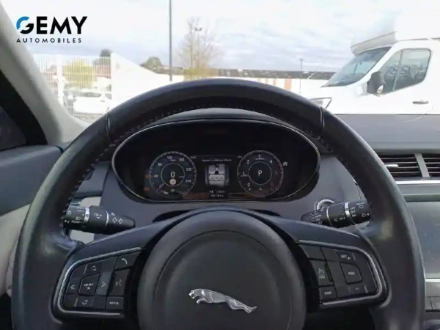 Jaguar E-Pace 2.0 d - 150 ch awd bva — photo 30
