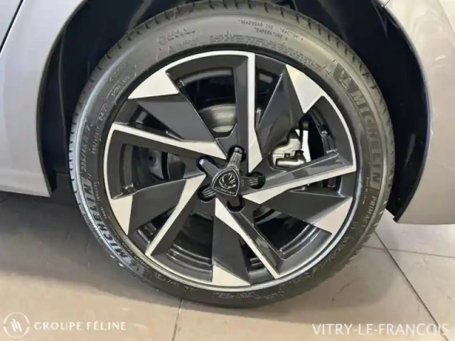 Peugeot 308 1.5 bluehdi 130ch s&amp;s allure eat8 — photo 11