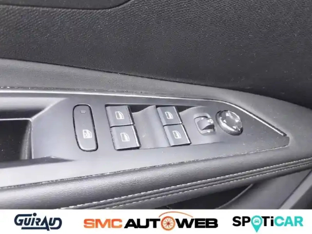 Peugeot 3008 hybrid 225 e-eat8 — photo 11