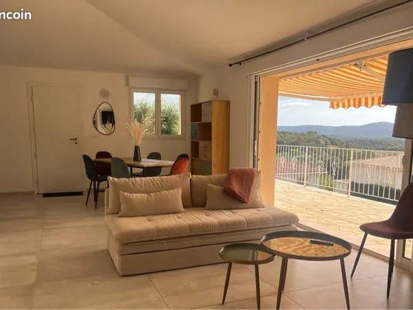 Maison avec piscine chauffée et 5 chambres
