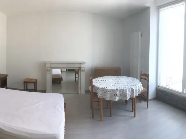 Loue studio meublé proche école