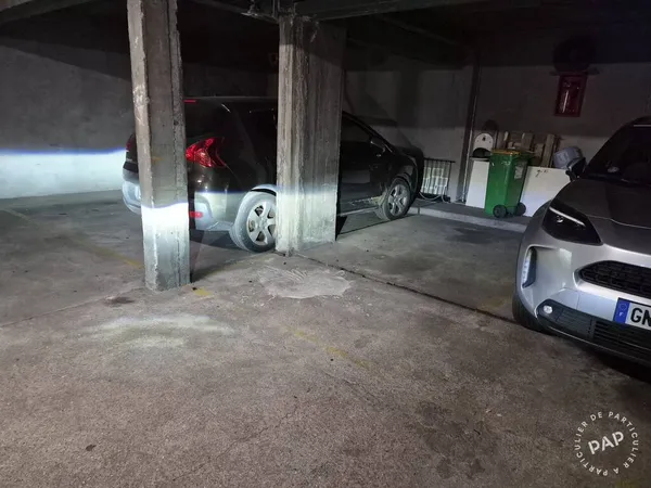 Garage/Parking