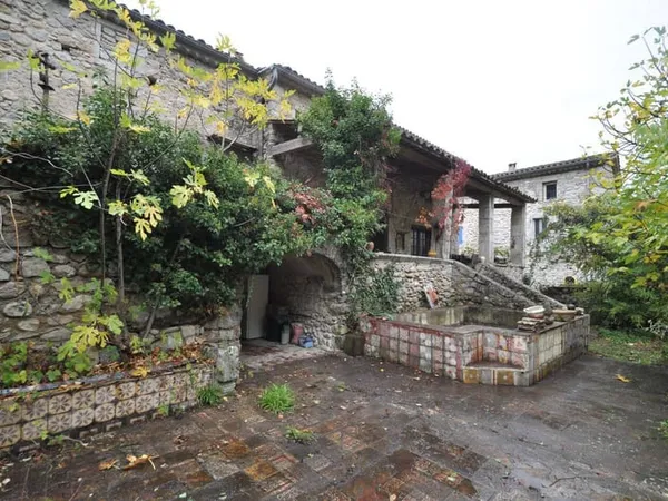 Maison 6 pièces 266 m²
