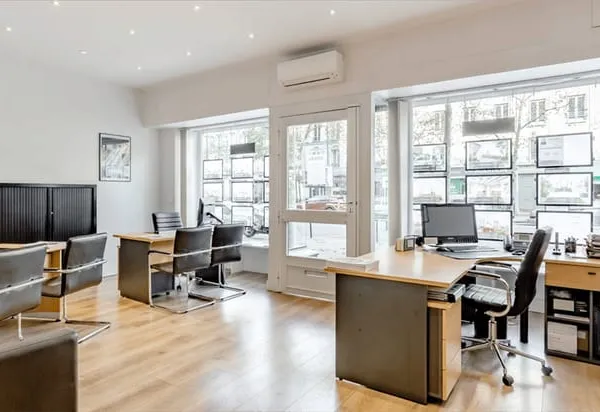 Boutique 100 m²