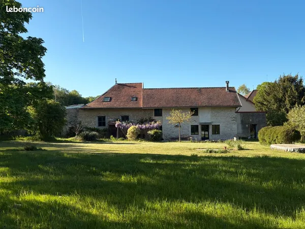 Maison de caractère en pleine nature iséroise
