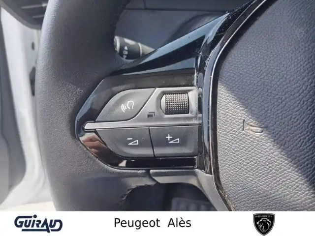 Peugeot 208 puretech 75 s&amp;s bvm5 — photo 18