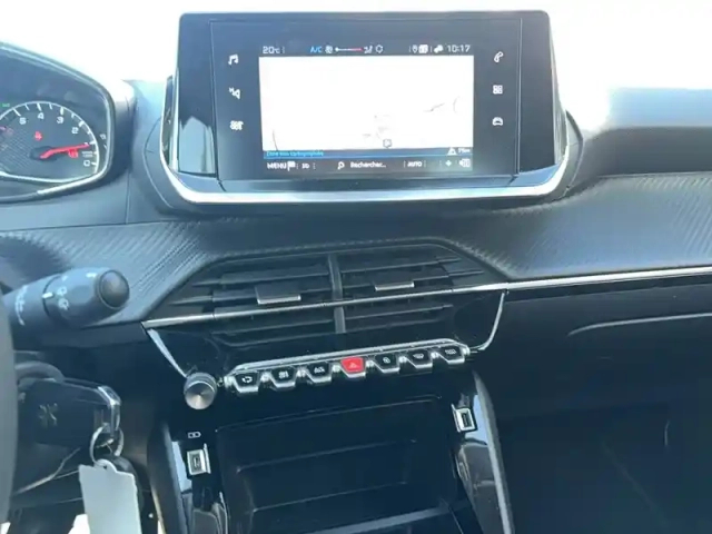 Peugeot 208 puretech 100 s&amp;s bvm6 — photo 3
