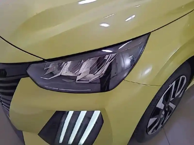 Peugeot 208 puretech 100 s&amp;s bvm6 — photo 16