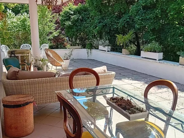 Maison 350 m²