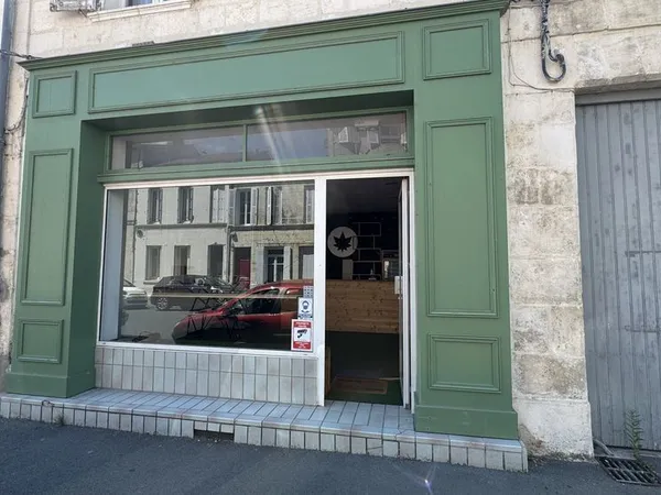 local commercial 36m2 + 14m2 caves