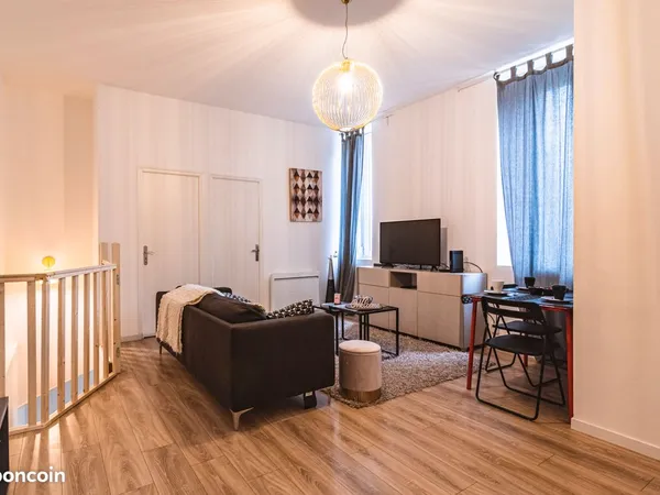 Appartement T4 en souplex de 88 m² entièrement rénové - Quartier Comédie
