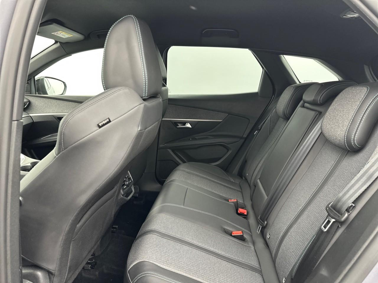 Peugeot 3008 hybrid 225 e-eat8 allure pack — photo 12