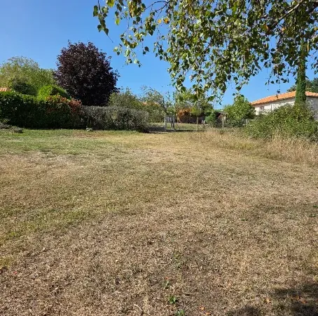 Terrain 886 m²