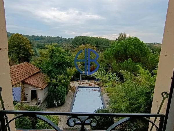 Maison 8 pièces 256 m²