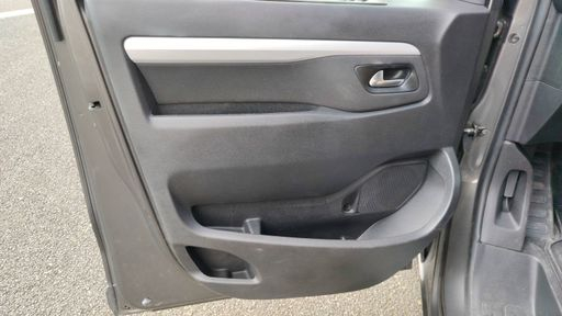 Citroen Jumpy Taille M 2.0 BlueHdi 180 EAT8 - Confort – 2023 – 58310 km – Diesel – Boîte Automatique — photo 40