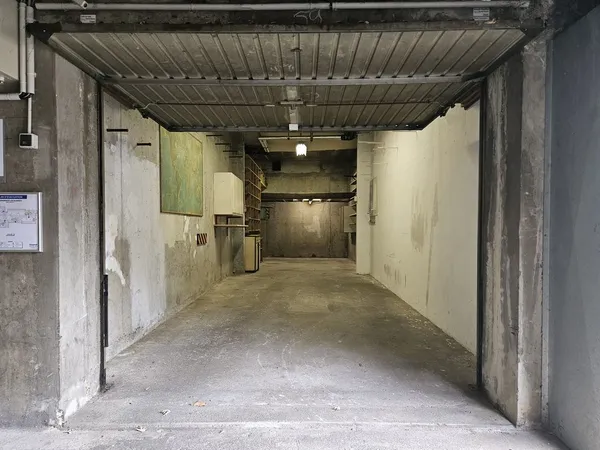 Garage fermé 29,40 m² rare à la - Av de France, ANNECY