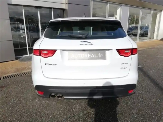 Jaguar F-Pace 2.0 d - 180 ch 2wd bva8 — photo 14