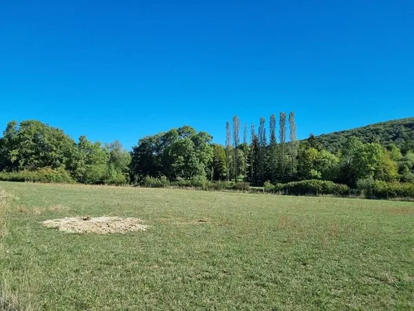 Terrain constructible 799 m²